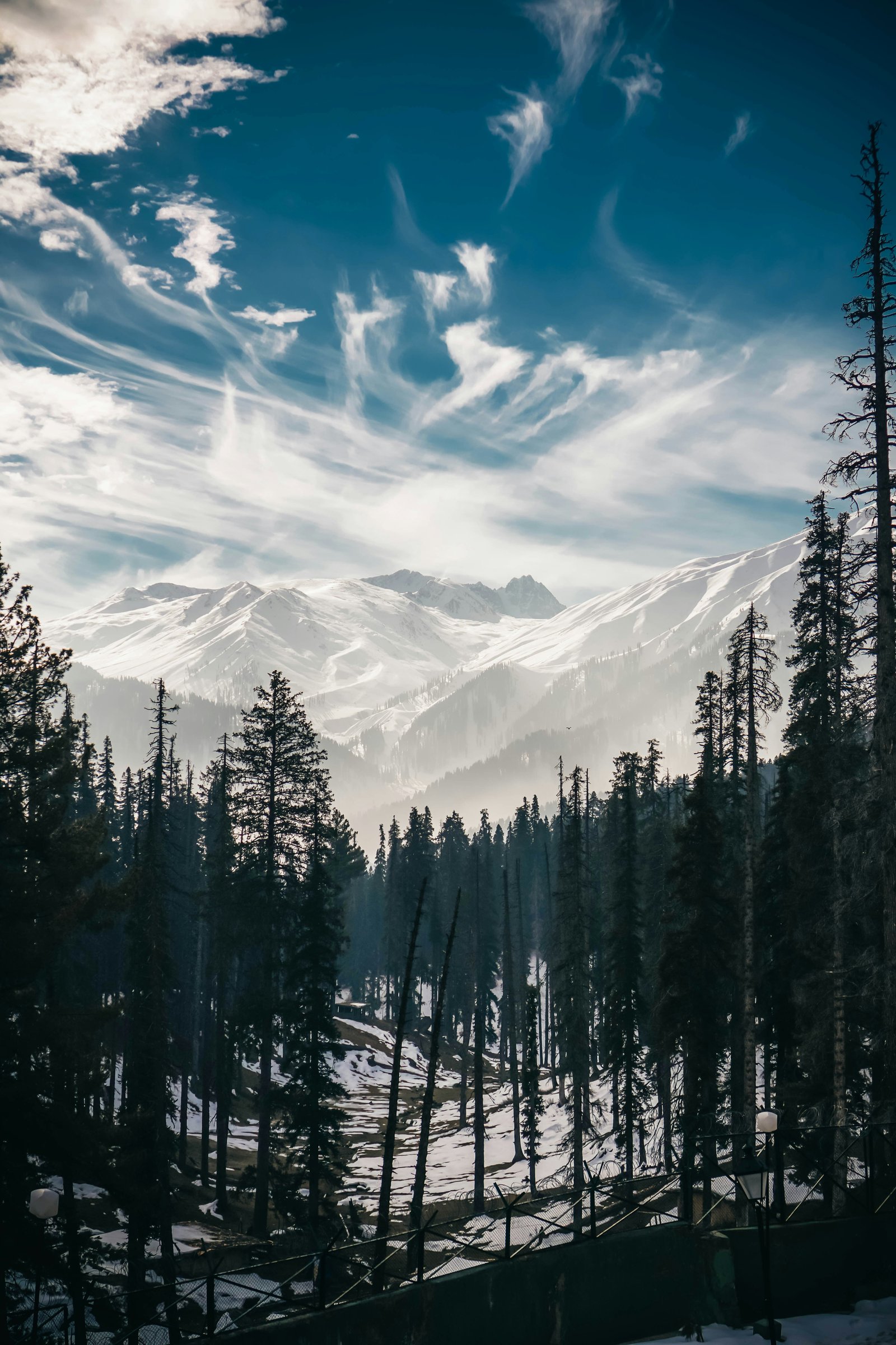 Is Kashmir Safe to Visit in Winter? Road, Snowfall & Travel Safety Guide